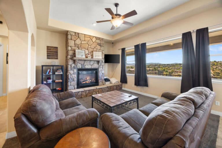 The living room area at Silver Sands | drug rehab arizona